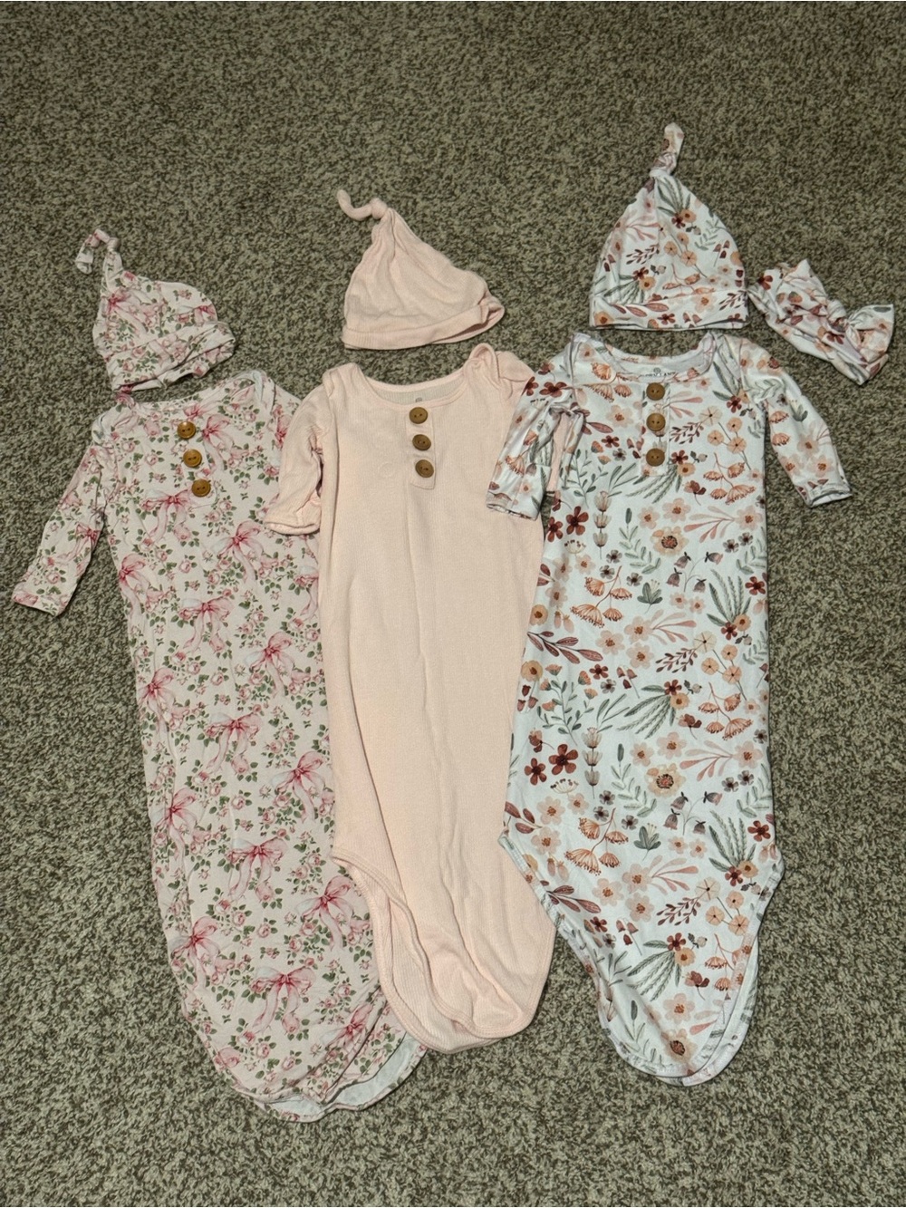 Set/3 Caden Lane Newborn Girl Knotted Gowns w/ Accessories